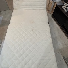 折りたたみベッドの画像