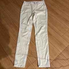 ホワイトレギンス　Mサイズの画像