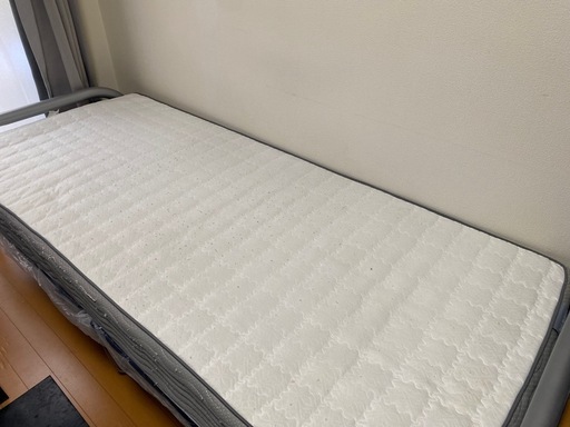 シングルベッド(マットレス付き)