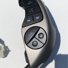NHW-20 プリウス ハンドルパットスイッチ　ハンドルホーンカバー トヨタ プリウス ステアリング スイッチの画像