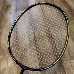 バドミントンラケット4U5G　アストロクス88DPro の画像