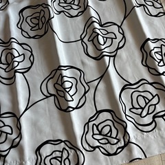 腰窓用カーテンの画像