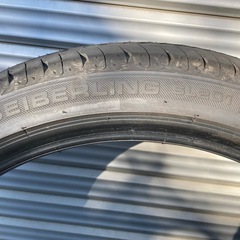 215/40R18 ほぼ新品のタイヤ１本の画像