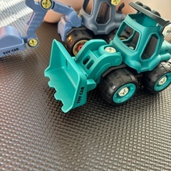 車のおもちゃ　プラスチック　ダンプカーの画像