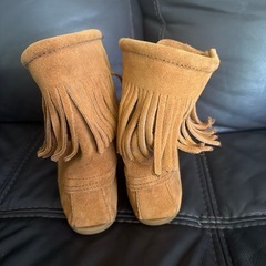 ミネトンカ　ブーツの画像