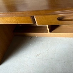 【無料】学習机、作業台※本日18時以降引取の画像