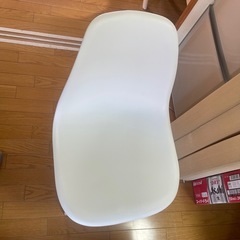 テーブル＋チェアセットお譲りします（円
）の画像