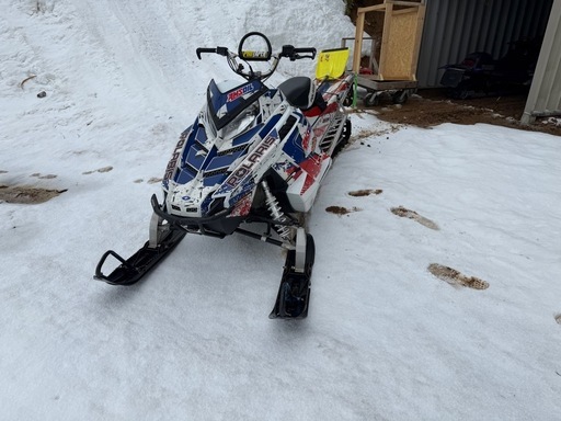 スノーモービル　Polaris