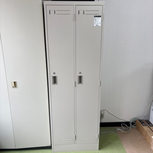 コクヨ　オフィス用ロッカー　2連　鍵付き