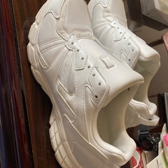27.0EEEE   白　スニーカーの画像