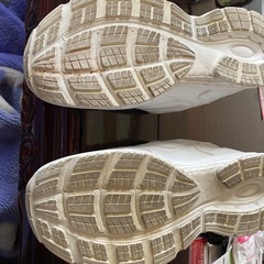 27.0EEEE   白　スニーカーの画像