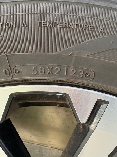 デリカD5 純正ホイール&タイヤ　225/55R18　4本セット