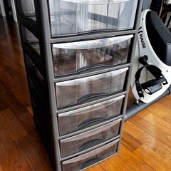 エアロバイク、オーブン、ケトル、書類ボックスの画像