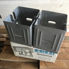 (お話中)【未使用/2セット】2×4材用のソーホースブラケットの画像