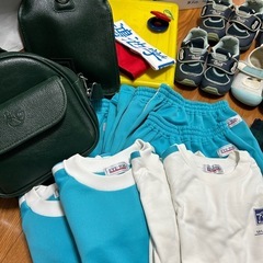 鴻池幼稚園　鴻池学園　あゆみ幼稚園　制服
の画像