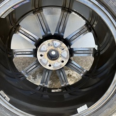 TRD235/50R18タイヤホイールセットの画像