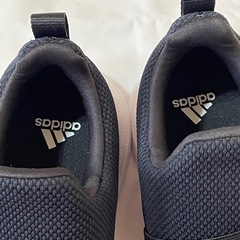 adidasIG7240 キッズシューズ 240ブラック/ホワイト24cm
の画像
