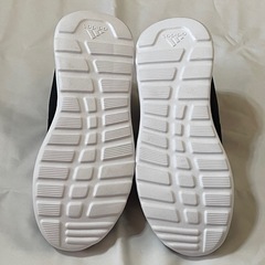 adidasIG7240 キッズシューズ 240ブラック/ホワイト24cm
の画像