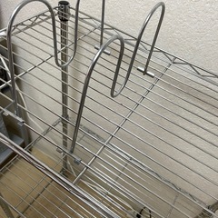 三段スチールラックの画像