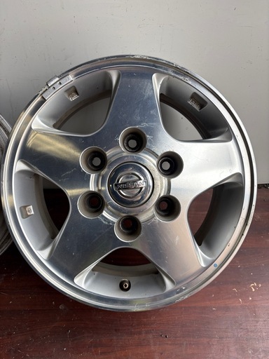 キャラバンNV350純正15インチアルミホイール