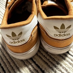 アディダス アバカスニーカーの画像
