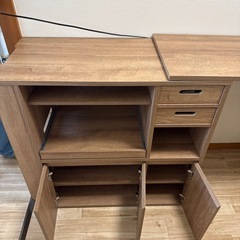 キッチン収納棚 / キッチンボード（回転・調整可能）の画像