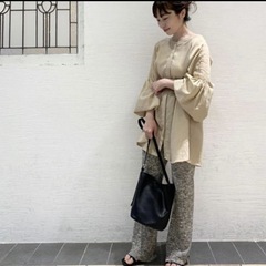 mystic ボリュームシャツの画像