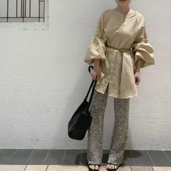 mystic ボリュームシャツの画像