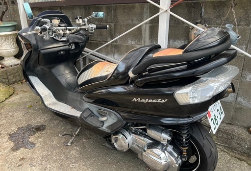 マジェスティ250  
オートバイ　