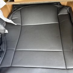 新品❗️200系ハイエースバン用高級クラッツエリオレザーシート前後セット‼️の画像