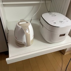 ニトリ　キッチンボード　食器棚の画像