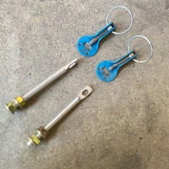 ボンネットピンの画像