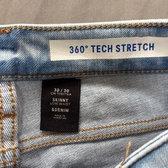 360° TECH STRETCH スキニーデニム 30/30の画像