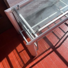 ガラステーブル　　すぐに取りに来てくれる方の画像