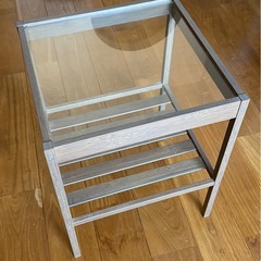 サイドテーブルの画像