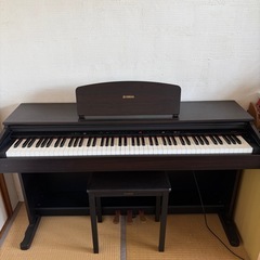商談中【電子ピアノ】YAMAHA 88鍵 椅子付き　近距離配送可の画像