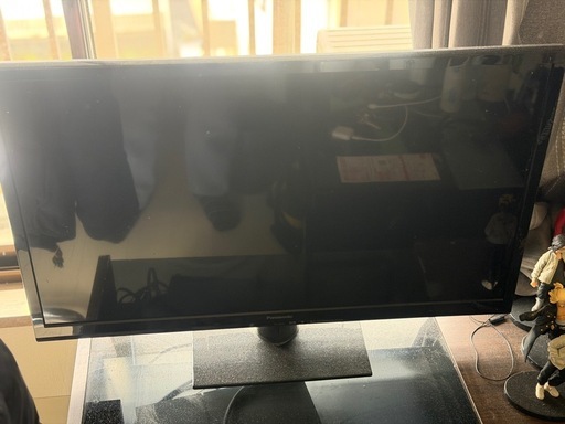 こたつ、テレビ、空気洗浄機、扇風機、電気ストーブ