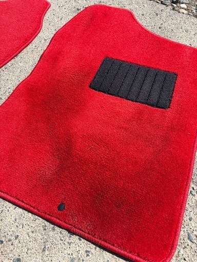 jb23ジムニーMT用フロアマット赤美品！使用期間1ヶ月