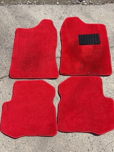 jb23ジムニーMT用フロアマット赤美品！使用期間1ヶ月