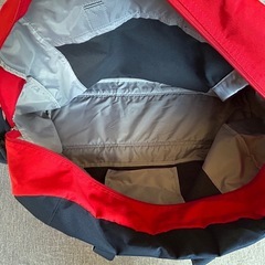 adidasボストンバッグの画像