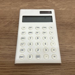 ±0 プラスマイナスゼロ 電卓 ZZD-R020 ホワイト 動作確認済の画像