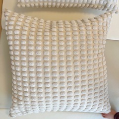 IKEA クッション 2個 カバー付きの画像