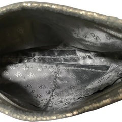 9日に取引可能な方優先+お値引き【BVLGARI/POLA】ポーチセットの画像