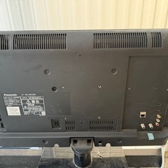 【引取限定】24型テレビ Panasonic TH-24C305（電源コードなし・動作未確認）の画像