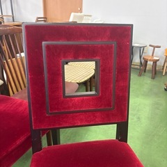 デザインチェア　ファブリック　スクエア　サイドチェア　イス　椅子　おしゃれ　個性的　ダイニングチェア　飲食店　高級　ワインレッド　赤　イタリアの画像