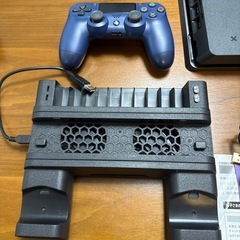 【決まりました】PS4 LIMITED EDTION 1TB CUH-2200B BZR　 おまけ付きの画像