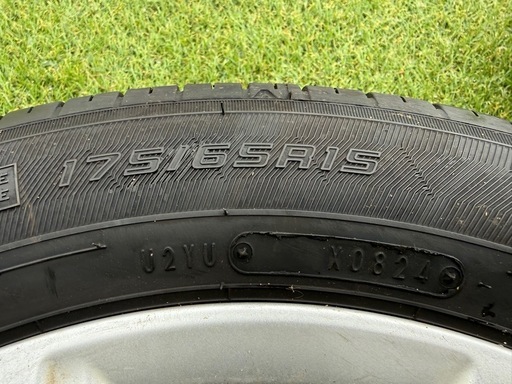 グッドイヤー　175/65R15 ラジアルタイヤノーマルタイヤ　バリ山　