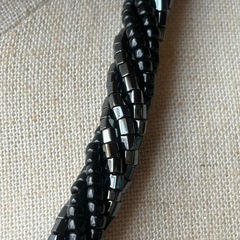 黒撚りネックレスの画像