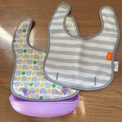 お食事用エプロン　4点セット+使い捨てエプロン7枚入りの画像