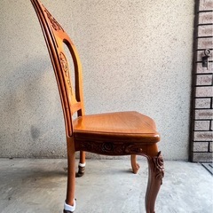 【木彫】豪華な椅子4脚の画像